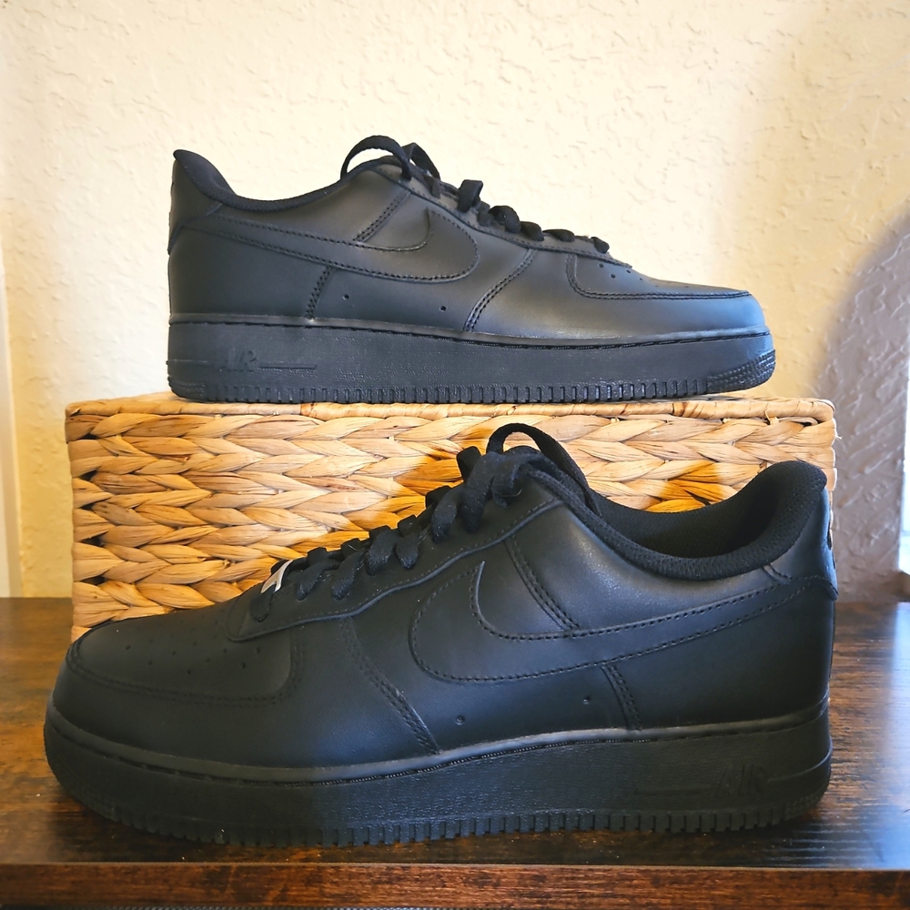 Men's 11 Black Nike Air Force 1